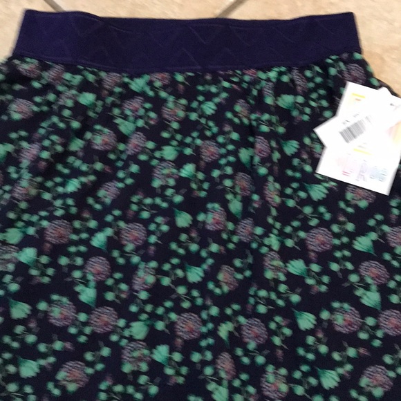 Lularoe Lola Skirt Size XS NWT - Picture 2 of 3